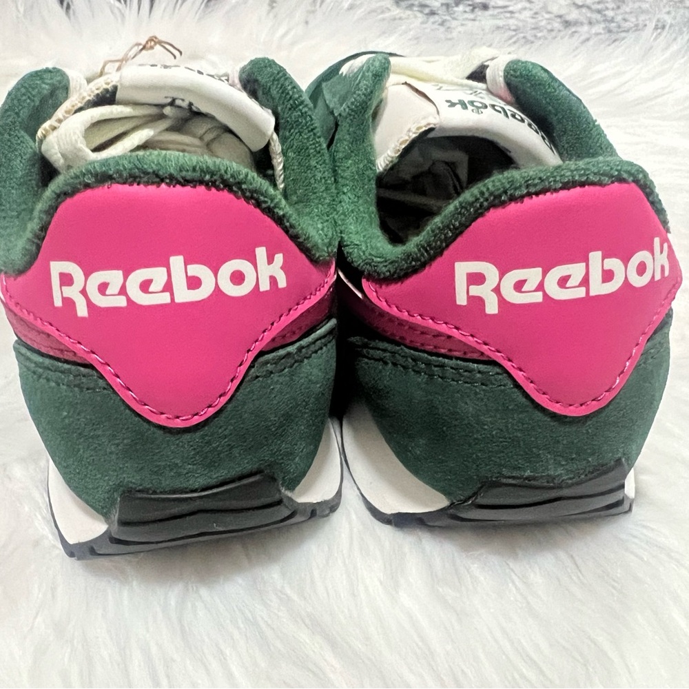 Reebok
Classic AZ - Picture 2 of 4